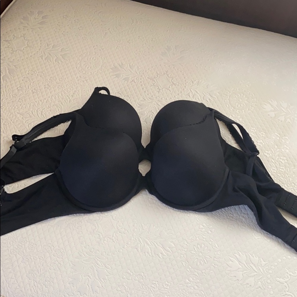 2 Victoria’s Secret Body by Victoria Bras 32DD